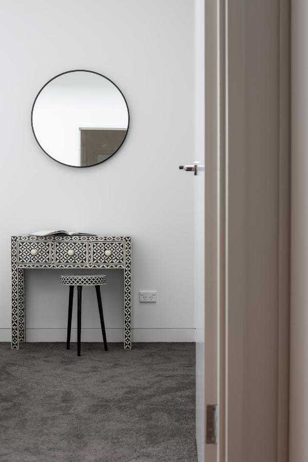 Stylish 2-Bed Apartment With Bbq Patio Near Beach Sydney Bagian luar foto